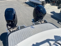 2021 Avalon Catalina Platinum Elite Windshield 27' w/ Twin 400HP Mercury Racing Motors! for sale in Madera, California (ID-1129)