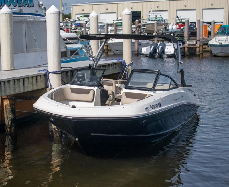 2017 Bayliner VR5 Outboard for sale in Fort Lauderdale, Florida (ID-2577)