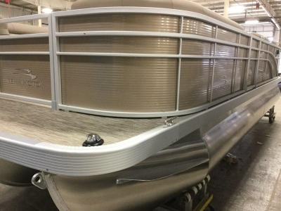 2020 Bennington 22 SL TriToon for sale in Dubuque, Iowa at $35,000