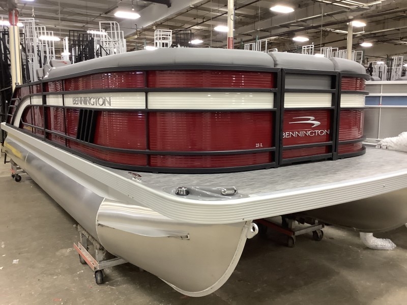 2021 Bennington L SERIES 23 LSB - SWINGBACK for sale in Wixom, Michigan (ID-2652)