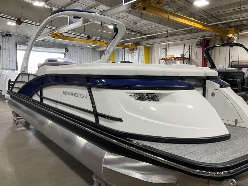 2023 Bennington 25 QSBA Deluxe Folding Open Sport Arch, Gas Asst. for sale in Brighton, Michigan (ID-2864)