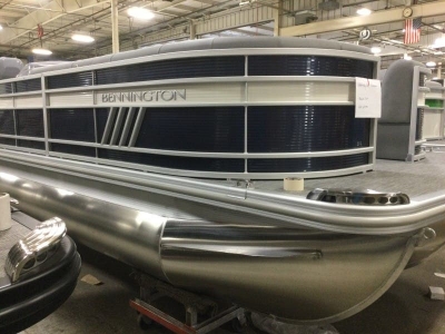 2021 Bennington L SERIES 23 LSNPAPG - REAR FISH for sale in Wayzata, Minnesota at $79,573