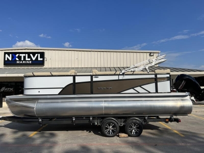 2023 Crestliner Classic LX 220 L for sale in New Braunfels, Texas at $64,999