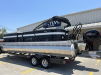 2022 Crestliner Classic DLX 240 SLC for sale in New Braunfels, Texas (ID-2874)