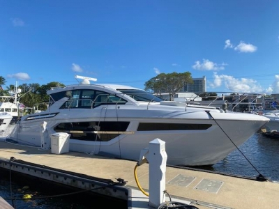 Power Boats - 2021 Cruisers Yachts 42 Cantius for sale in Fort Lauderdale, Florida