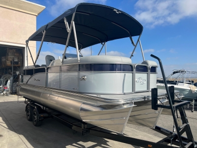 Power Boats - 2022 Manitou Oasis 23 RF VP2 for sale in Perris, California at $87,917