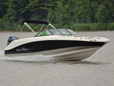 2017 NauticStar 223 DC for sale in Little Rock, Arkansas at $59,900