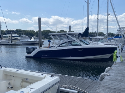 2018 Robalo R317 for sale in Barrington, Rhode Island at $225,500