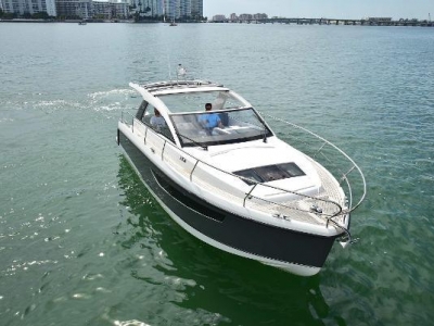 2019 Sealine S330 for sale in Sunny Isles Beach, Florida at $309,000