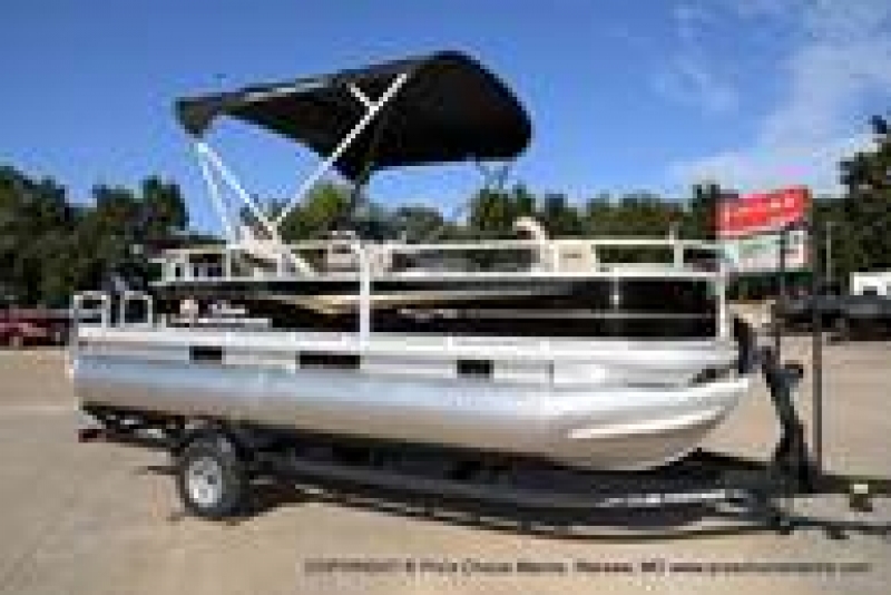 2021 Sun Tracker BASS BUGGY 18 DLX with Fish Package for sale in Warsaw, Missouri (ID-566)