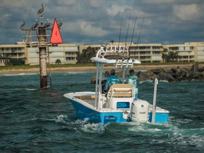 Power Boats - 2021 Tidewater 2500 CAR. BAY for sale in Morehead City, North Carolina